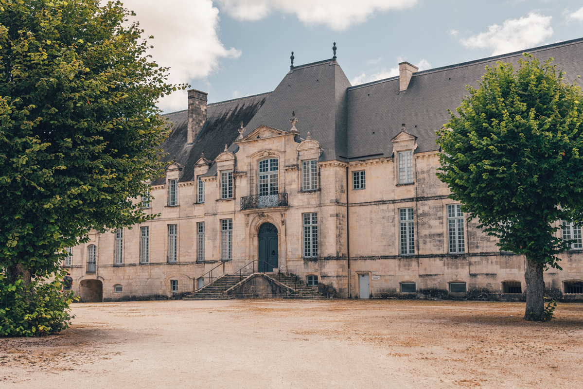 les deux tours saint jean d'angely