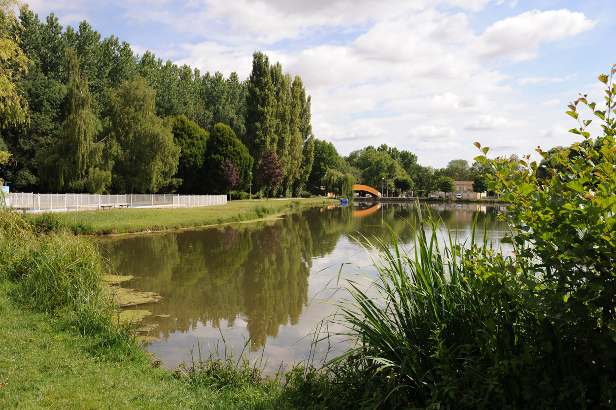 les deux tours saint jean d'angely