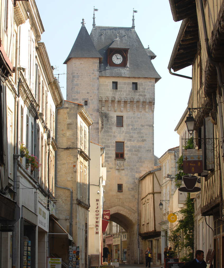 les deux tours saint jean d'angely